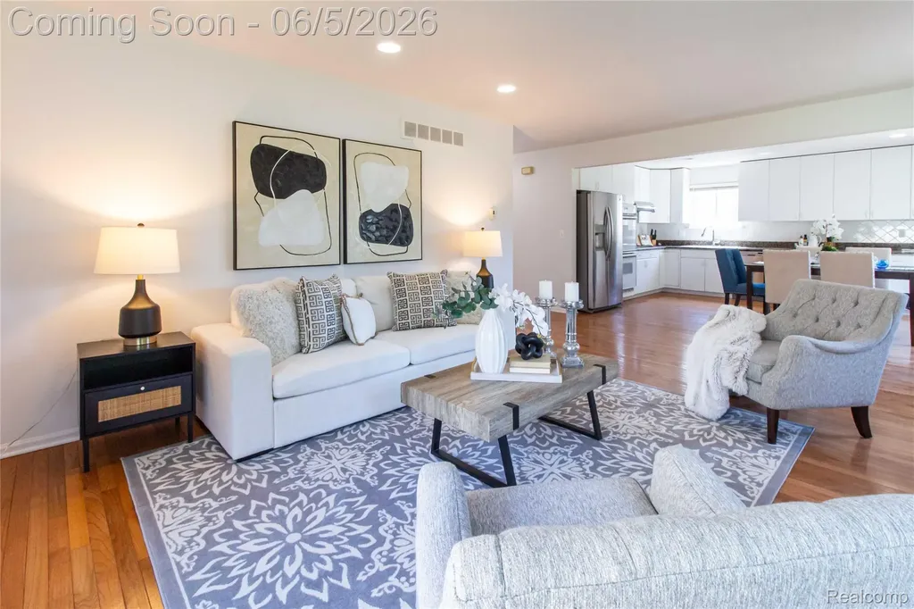 141 Woodslee Drive Troy City MI 48083