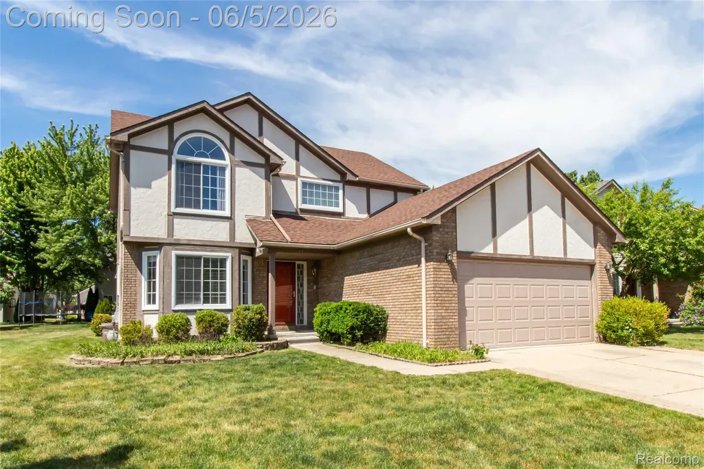141 Woodslee Drive Troy City MI 48083