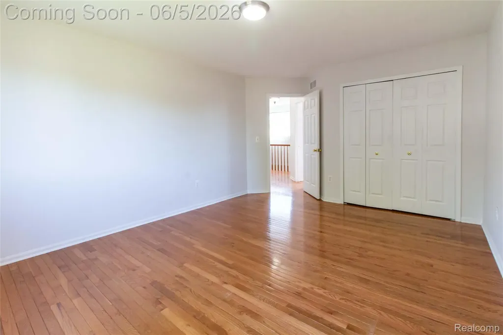 141 Woodslee Drive Troy City MI 48083