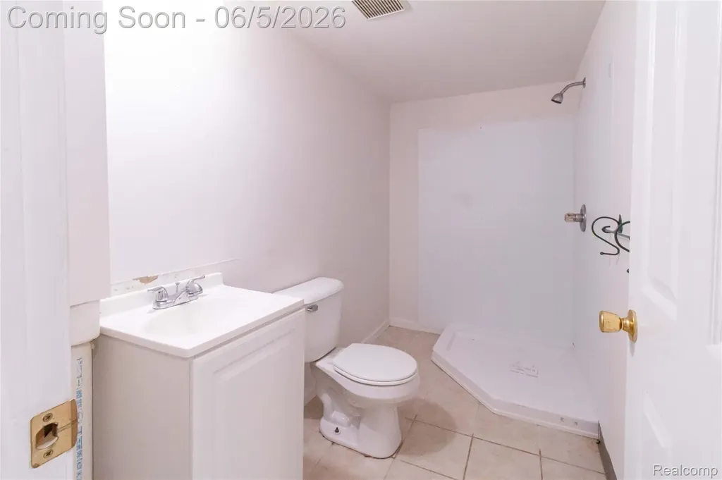 141 Woodslee Drive Troy City MI 48083