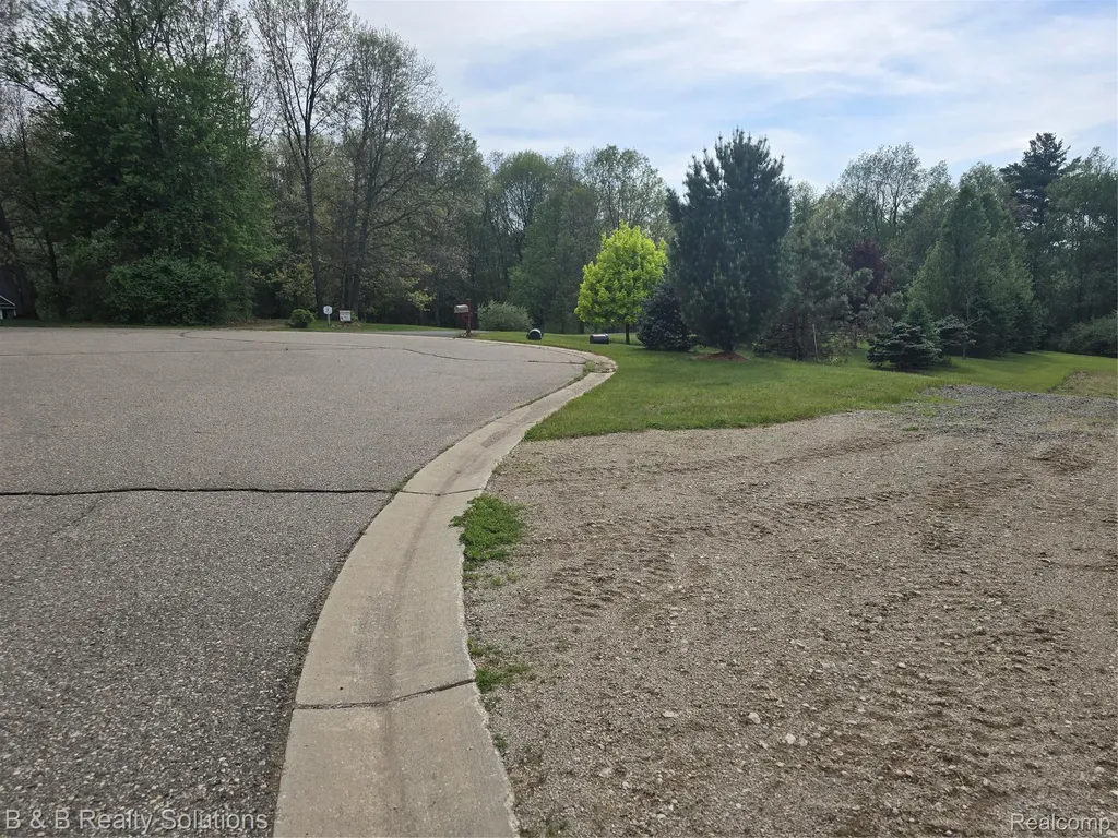 Unit 12 Sheryl Court Mayfield Township MI 48446