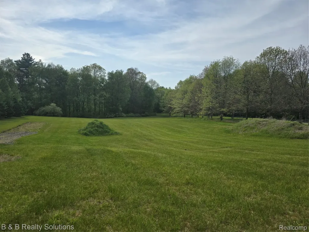 Unit 12 Sheryl Court Mayfield Township MI 48446