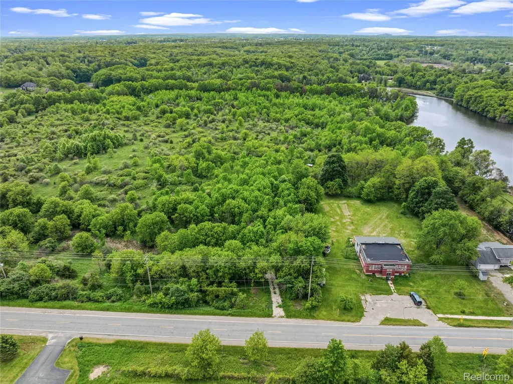 9200 Perry Road Atlas Township MI 48411
