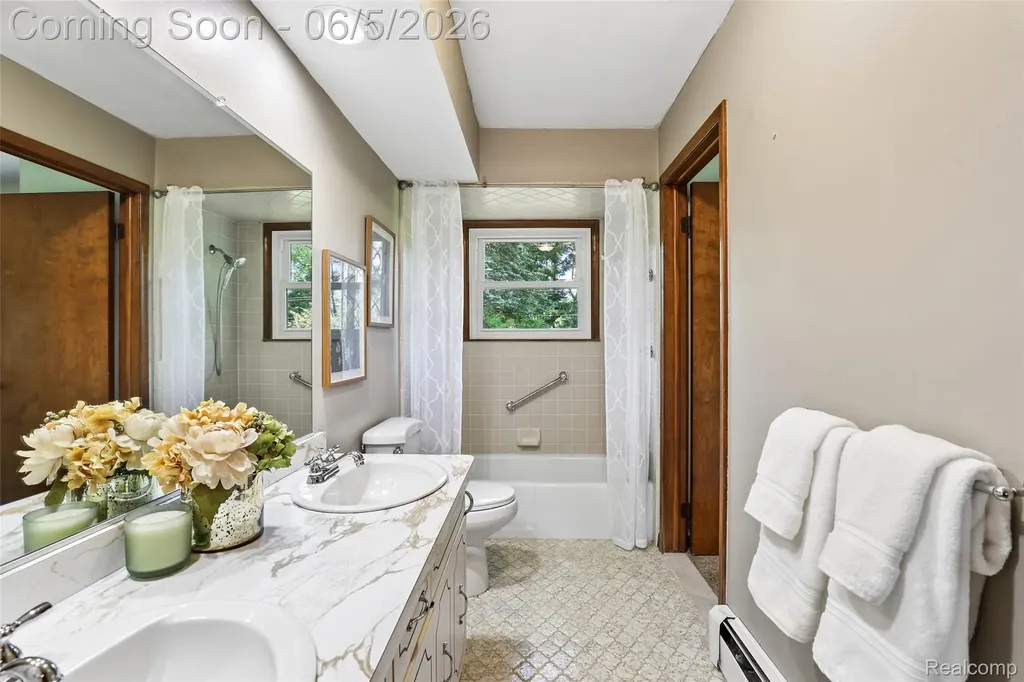 8701 Heatherset Drive Brighton Township MI 48114