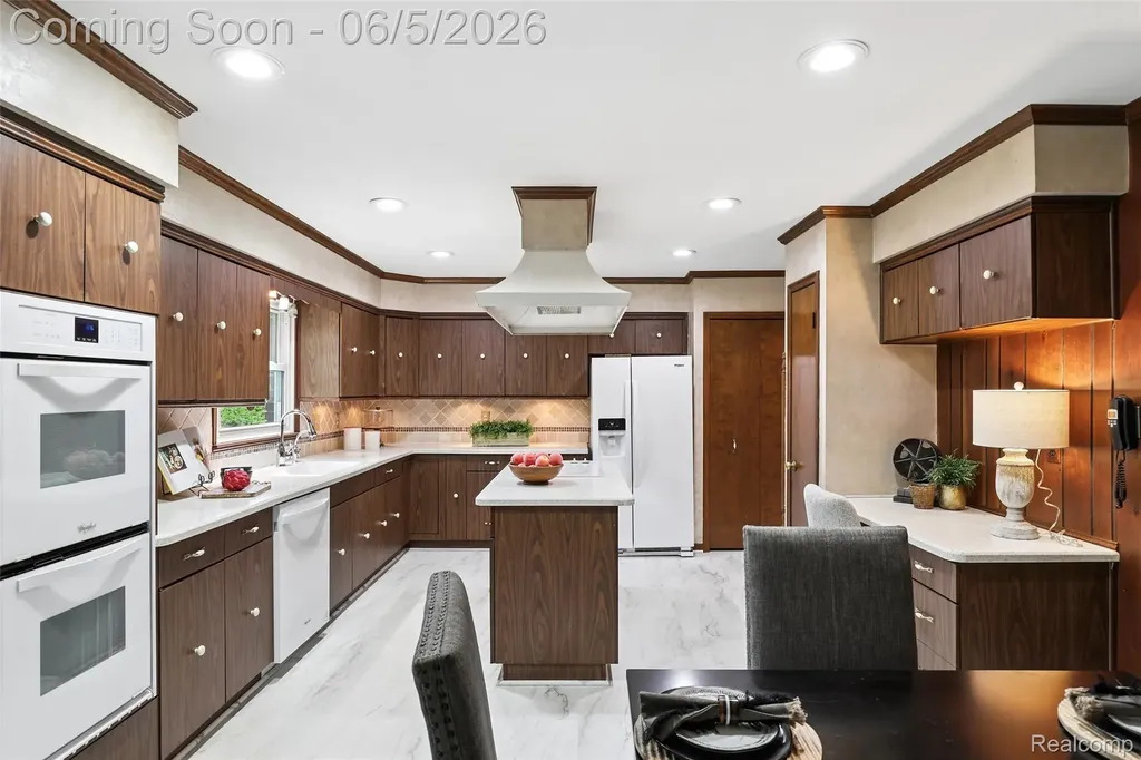 8701 Heatherset Drive Brighton Township MI 48114