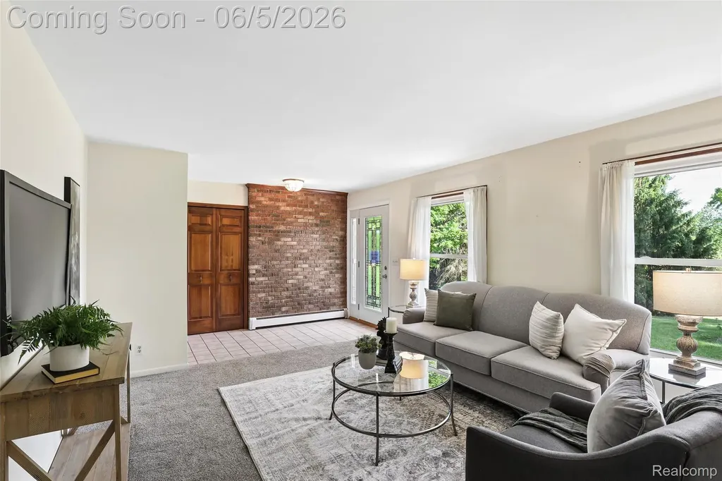 8701 Heatherset Drive Brighton Township MI 48114