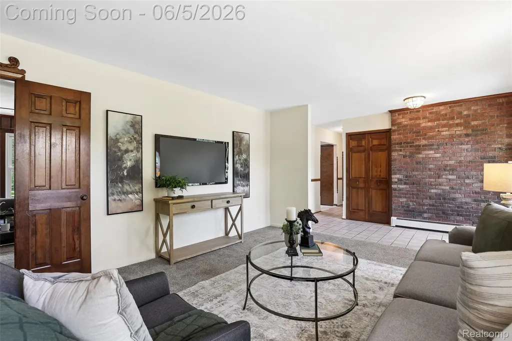 8701 Heatherset Drive Brighton Township MI 48114