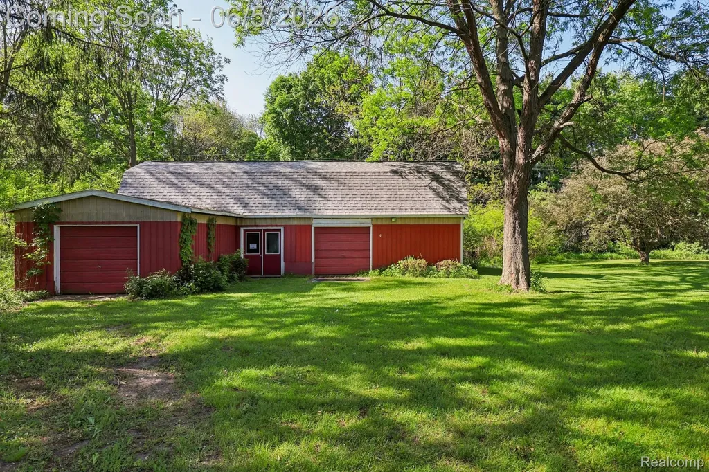 8701 Heatherset Drive Brighton Township MI 48114