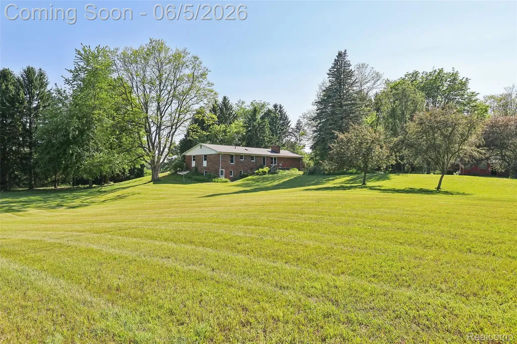 8701 Heatherset Drive Brighton Township MI 48114