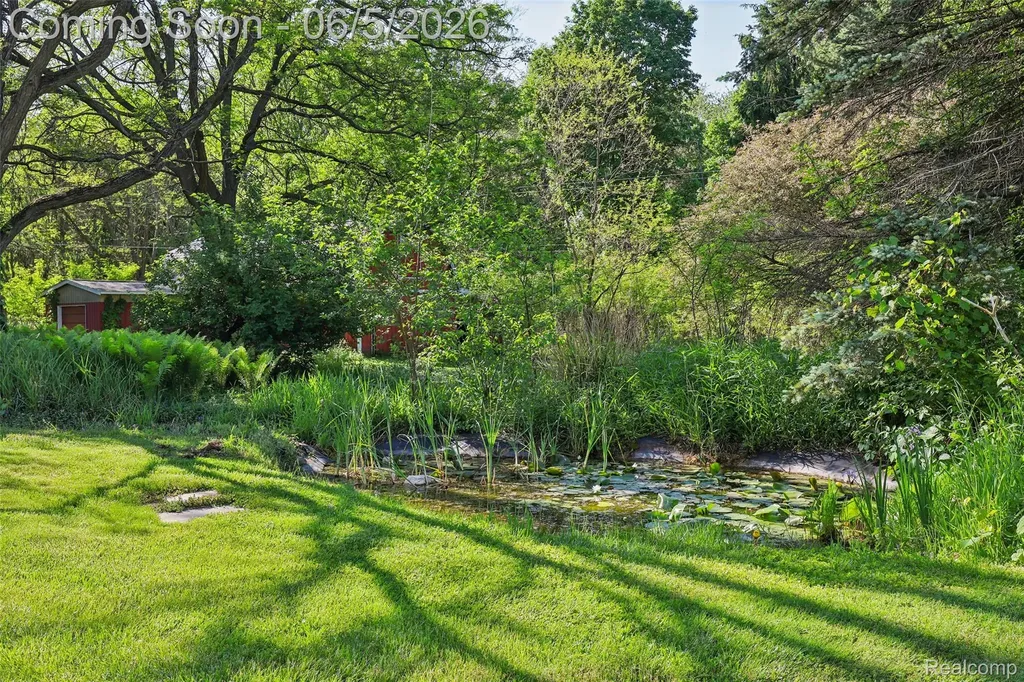 8701 Heatherset Drive Brighton Township MI 48114