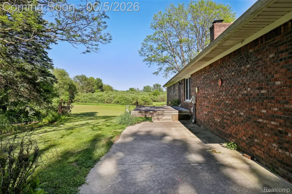 8701 Heatherset Drive Brighton Township MI 48114