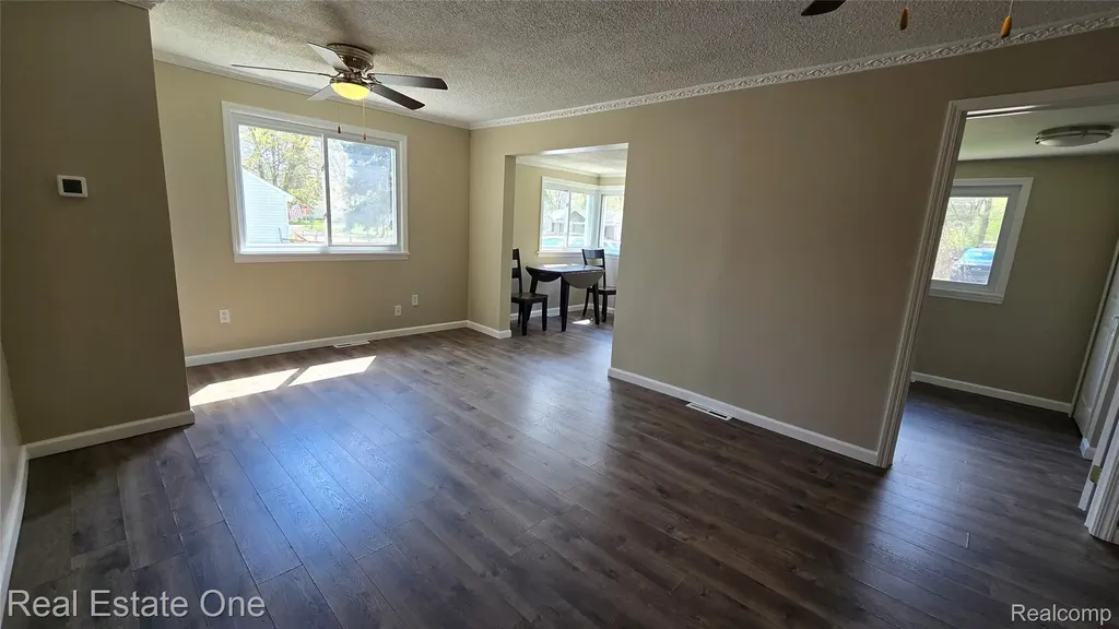 3148 Woodlawn Street Commerce Charter Township MI 48390