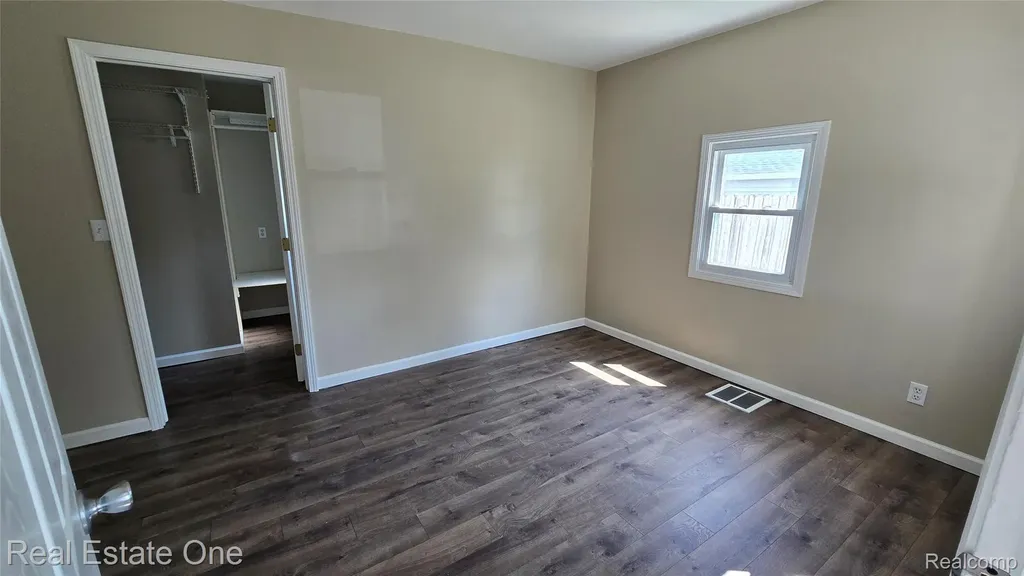 3148 Woodlawn Street Commerce Charter Township MI 48390