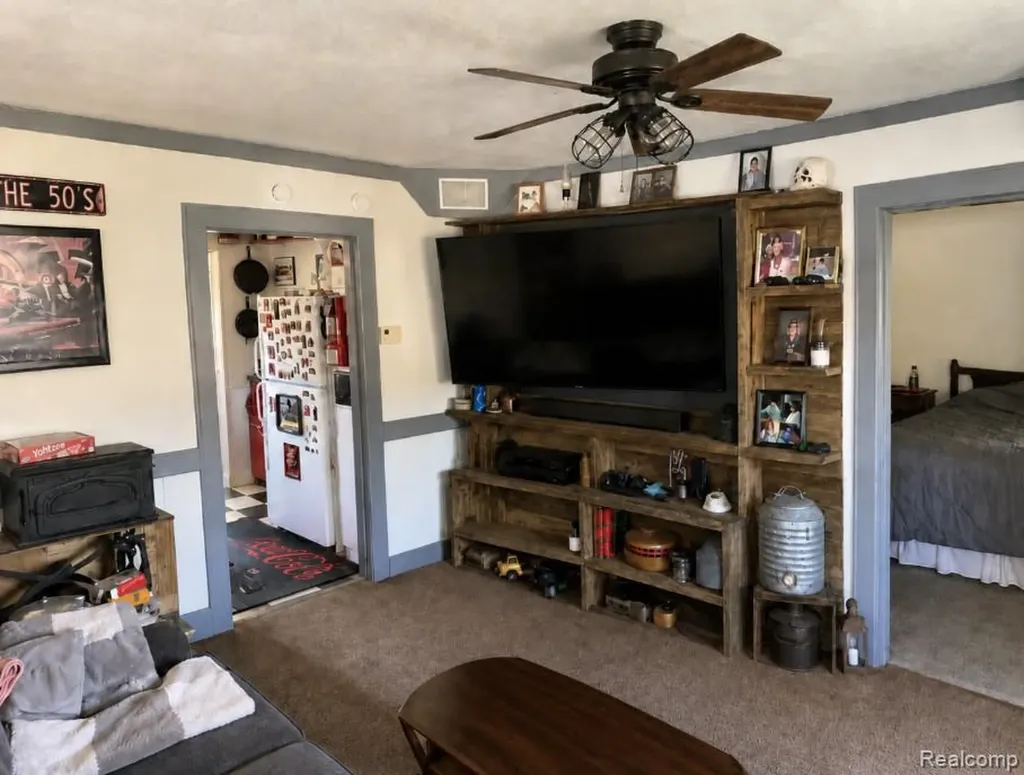 11509 Dexter Street Vienna Charter Township MI 48420