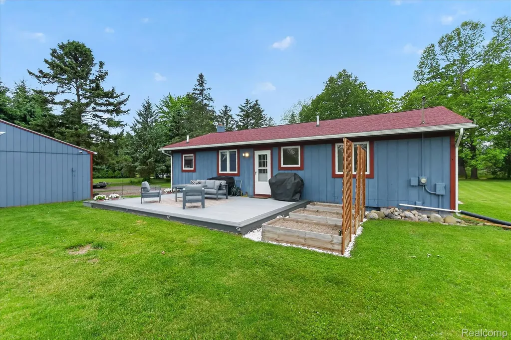 3350 Cemetery Road Handy Township MI 48836