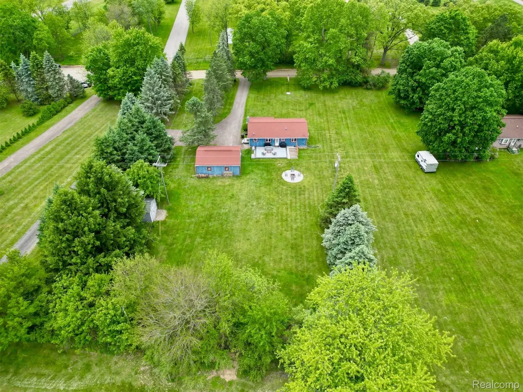 3350 Cemetery Road Handy Township MI 48836