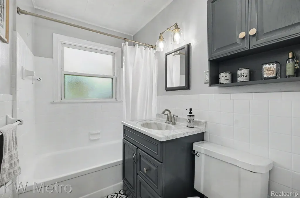 2422 Shevlin Street Ferndale City MI 48220