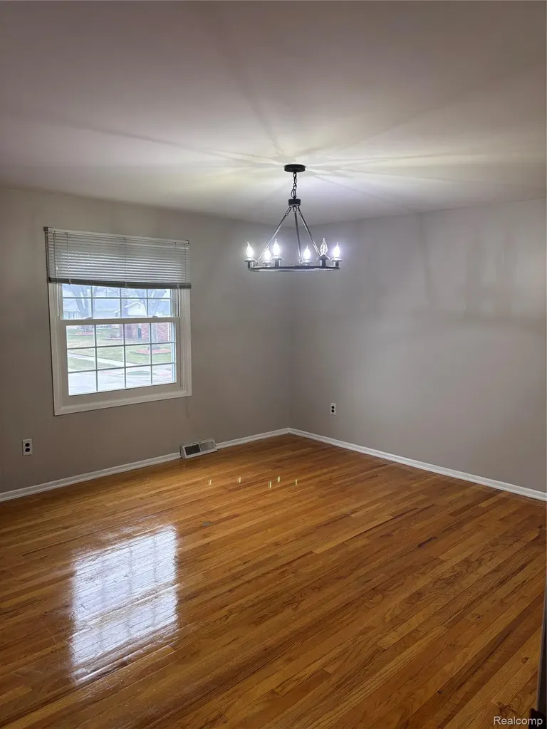 35109 Dearing Drive Sterling Heights City MI 48312
