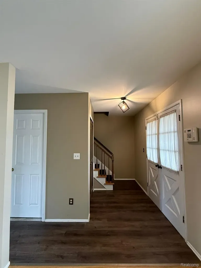 35109 Dearing Drive Sterling Heights City MI 48312