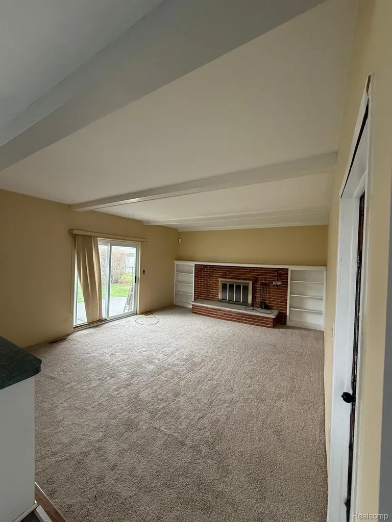 35109 Dearing Drive Sterling Heights City MI 48312