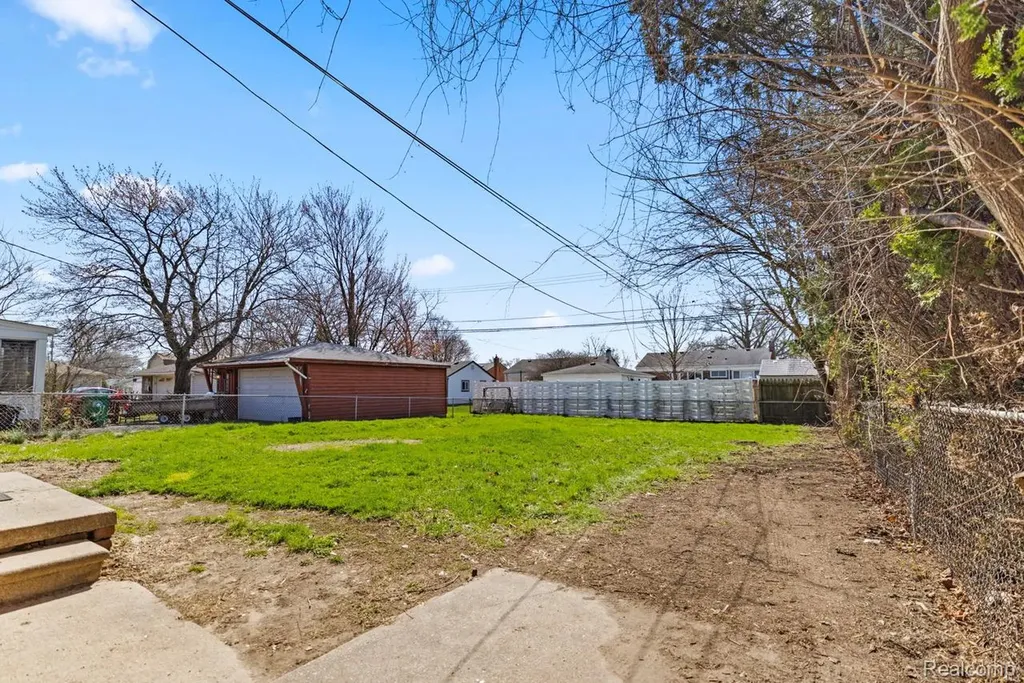 33091 Barton Street Garden City City MI 48135
