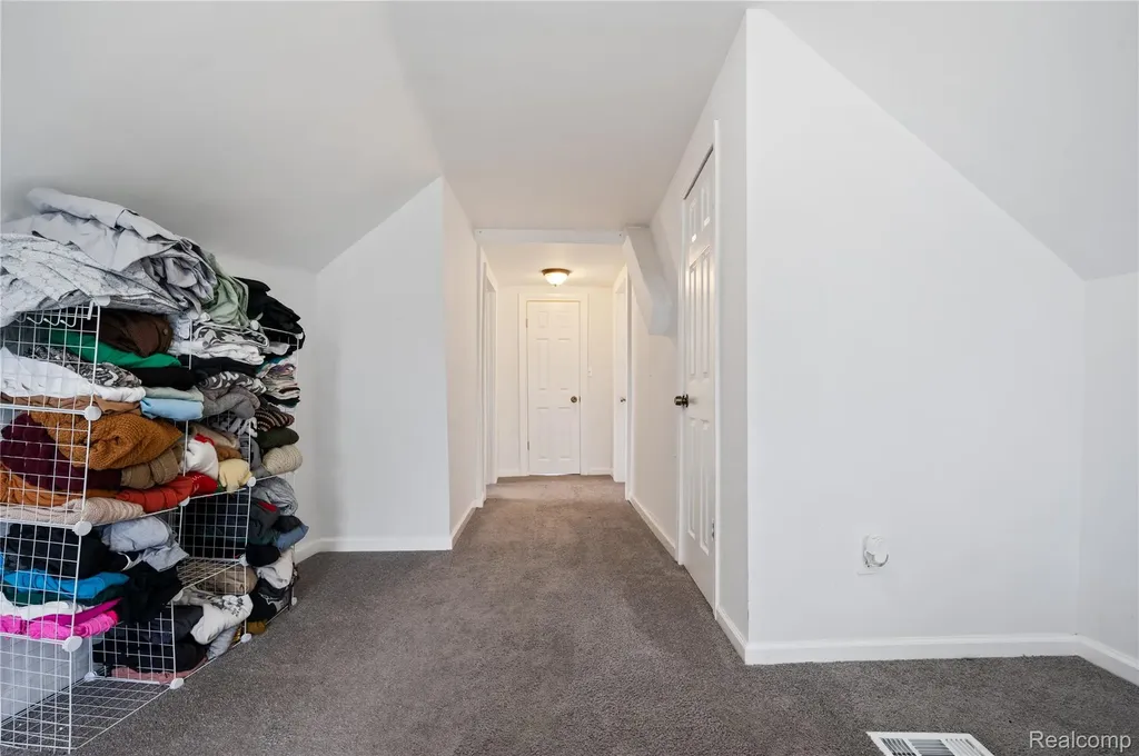 25181 Lawn Street Roseville City MI 48066