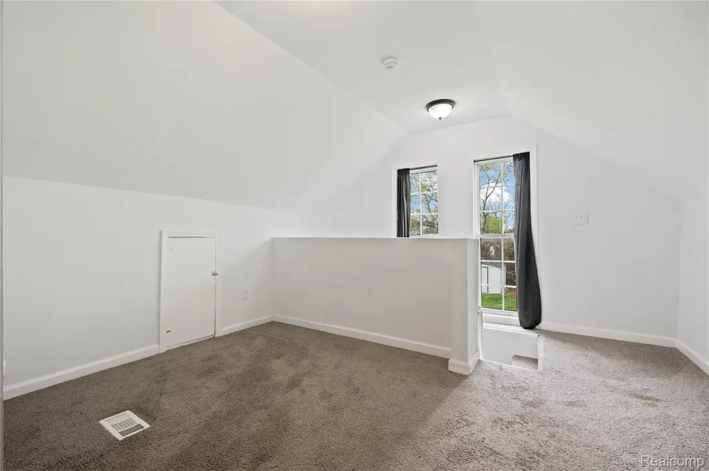 25181 Lawn Street Roseville City MI 48066
