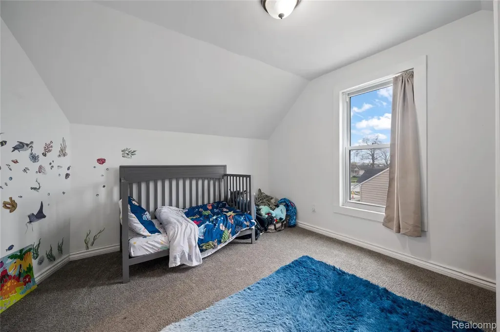 25181 Lawn Street Roseville City MI 48066