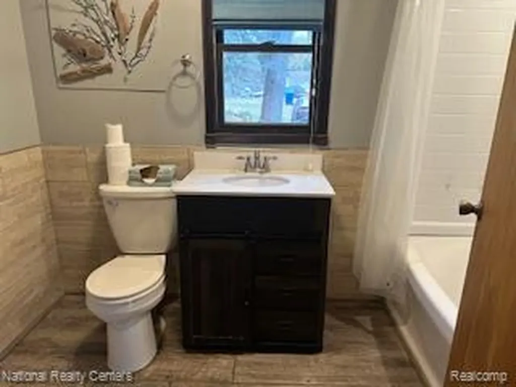20 Crescent Lake Road Waterford Charter Township MI 48327