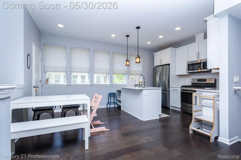 57 Kaprol Drive Troy City MI 48098
