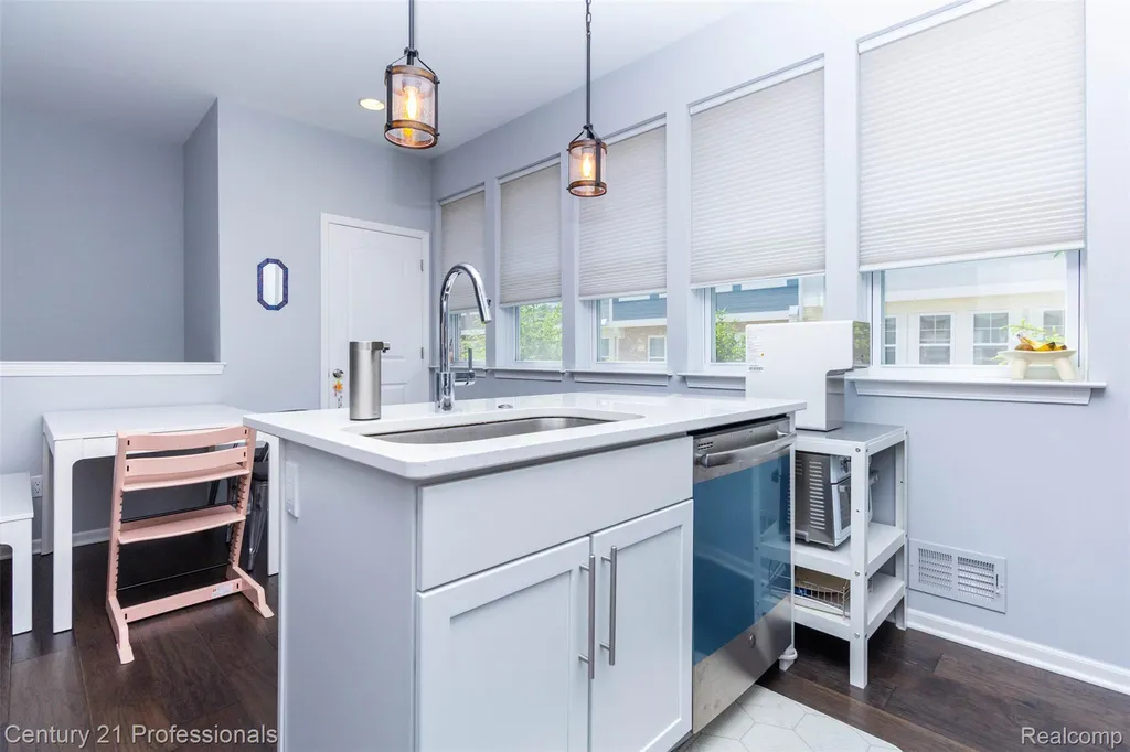 57 Kaprol Drive Troy City MI 48098