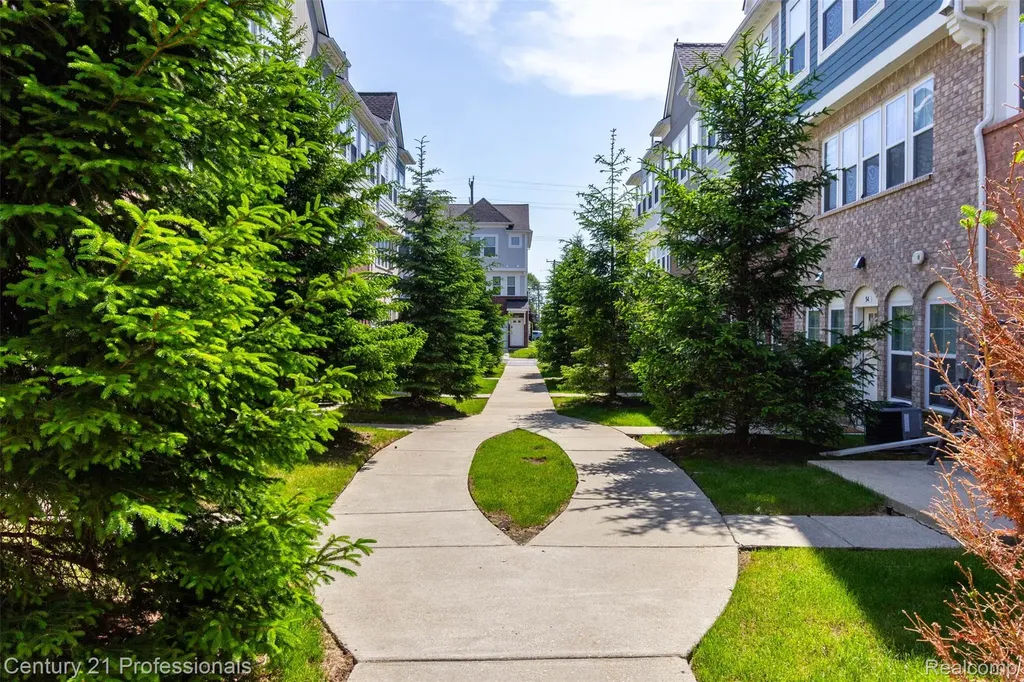 57 Kaprol Drive Troy City MI 48098
