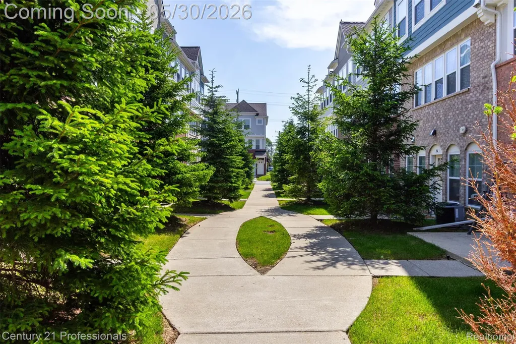 57 Kaprol Drive Troy City MI 48098