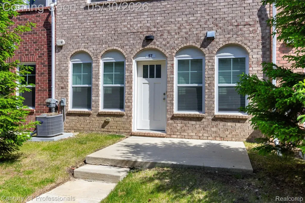 57 Kaprol Drive Troy City MI 48098