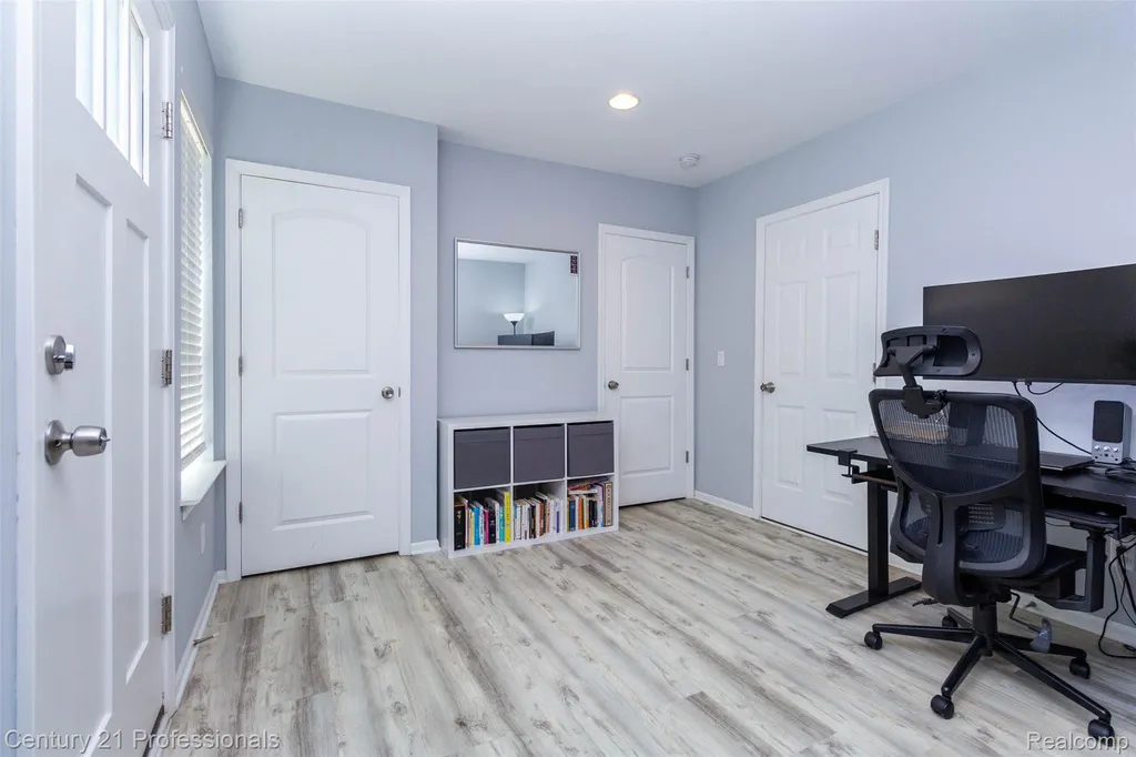 57 Kaprol Drive Troy City MI 48098