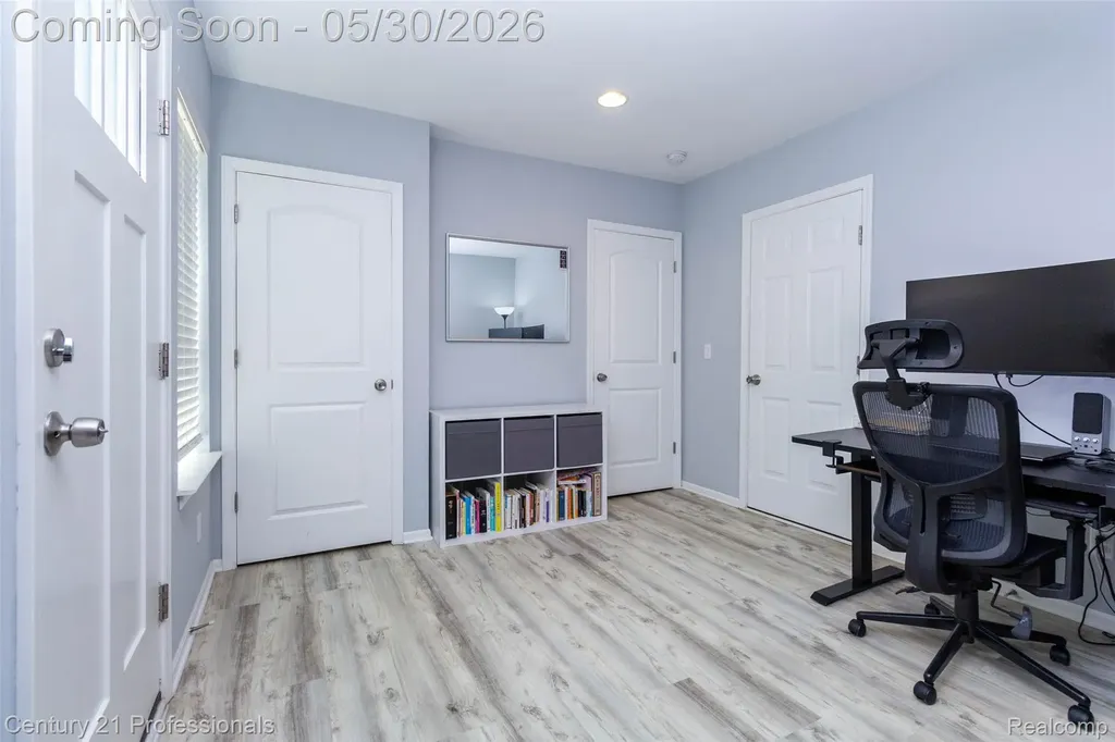 57 Kaprol Drive Troy City MI 48098