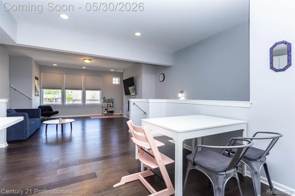 57 Kaprol Drive Troy City MI 48098