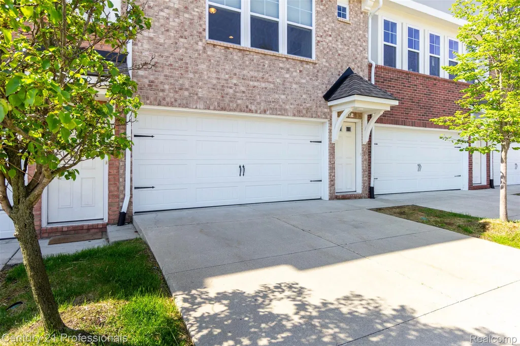 57 Kaprol Drive Troy City MI 48098