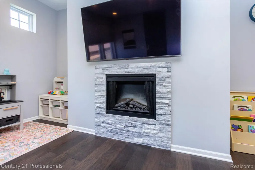57 Kaprol Drive Troy City MI 48098