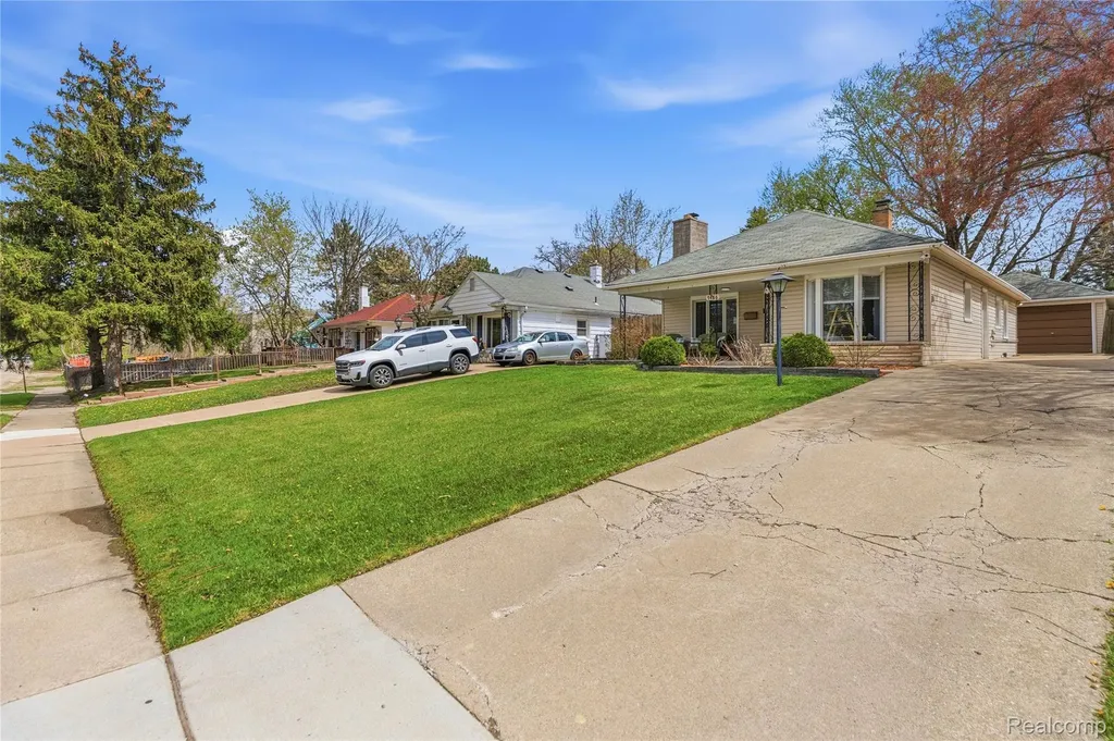 7466 Fenton Street Dearborn Heights City MI 48127