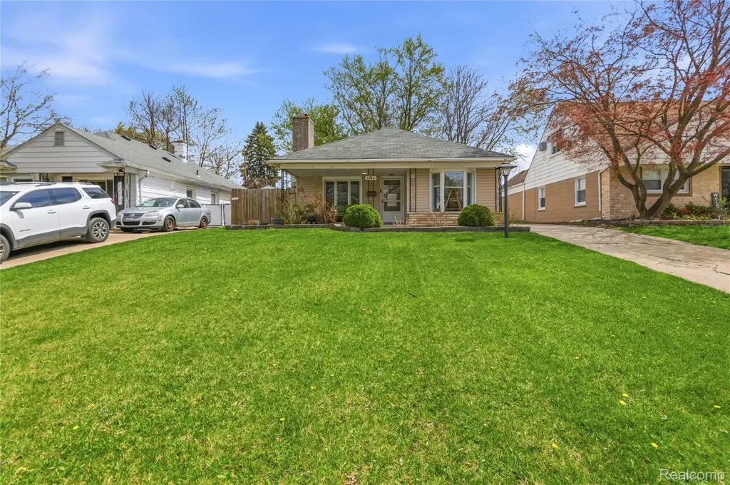 7466 Fenton Street Dearborn Heights City MI 48127