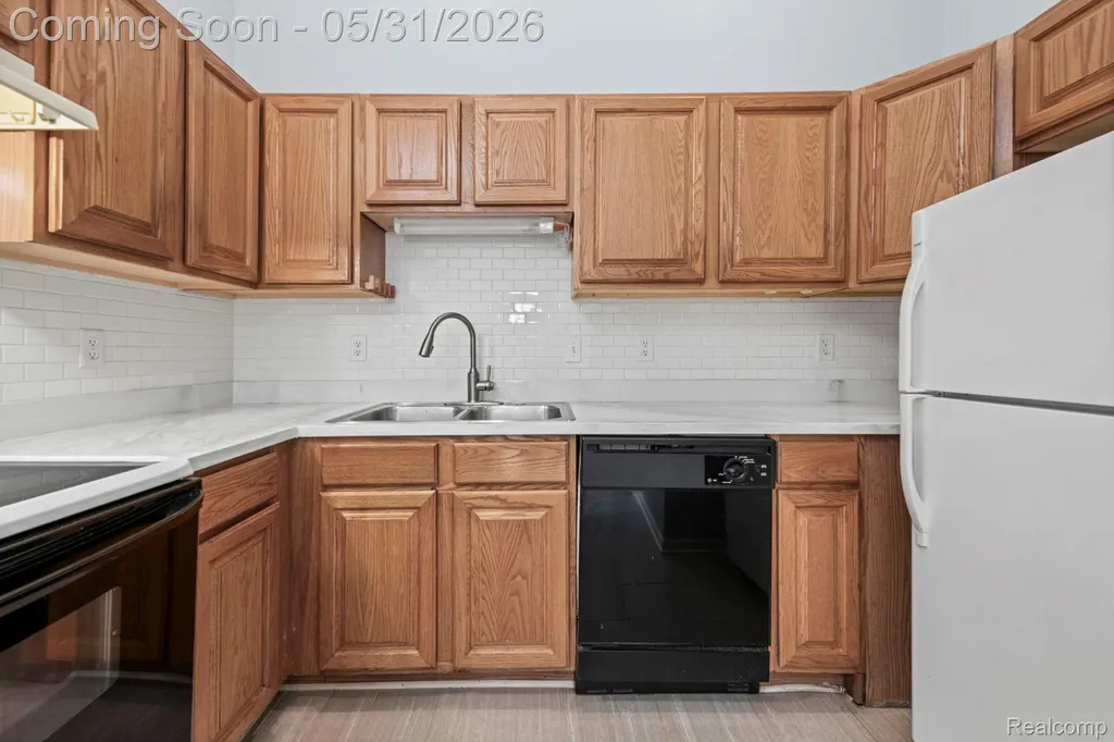23362 Stromp Court Brownstown Charter Township MI 48183