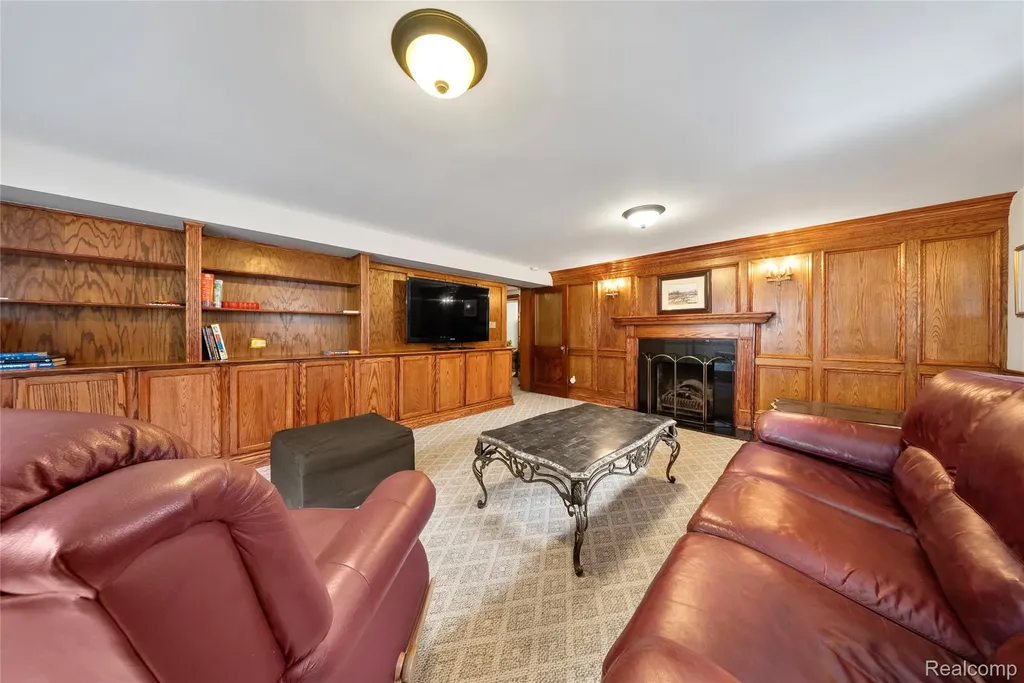 2470 Riverside Drive Trenton City MI 48183