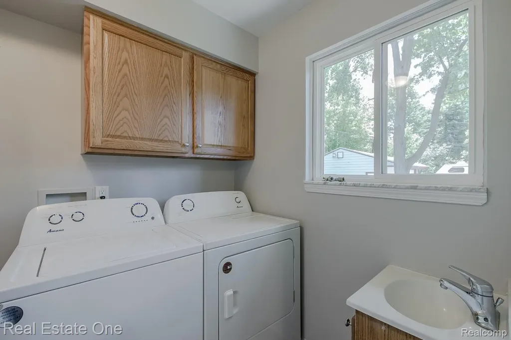 3103 Crooks Road Rochester Hills City MI 48309
