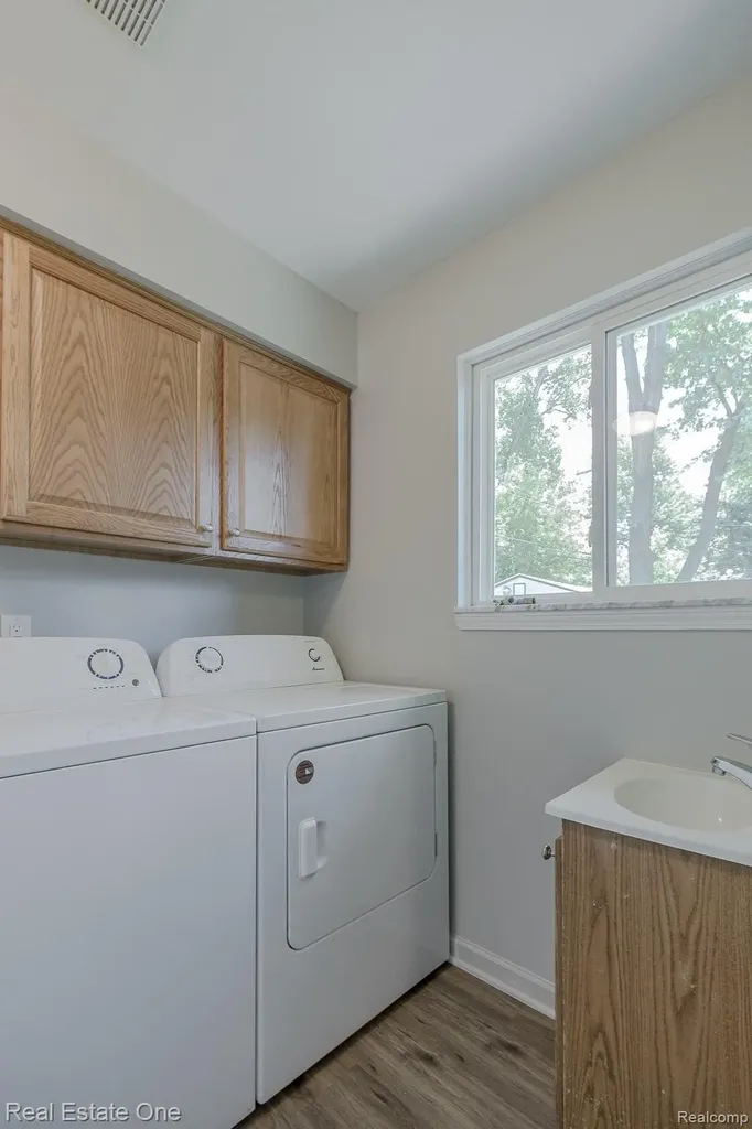 3103 Crooks Road Rochester Hills City MI 48309