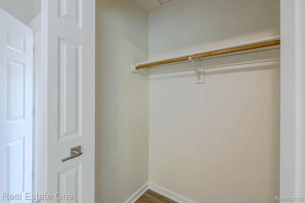 3103 Crooks Road Rochester Hills City MI 48309