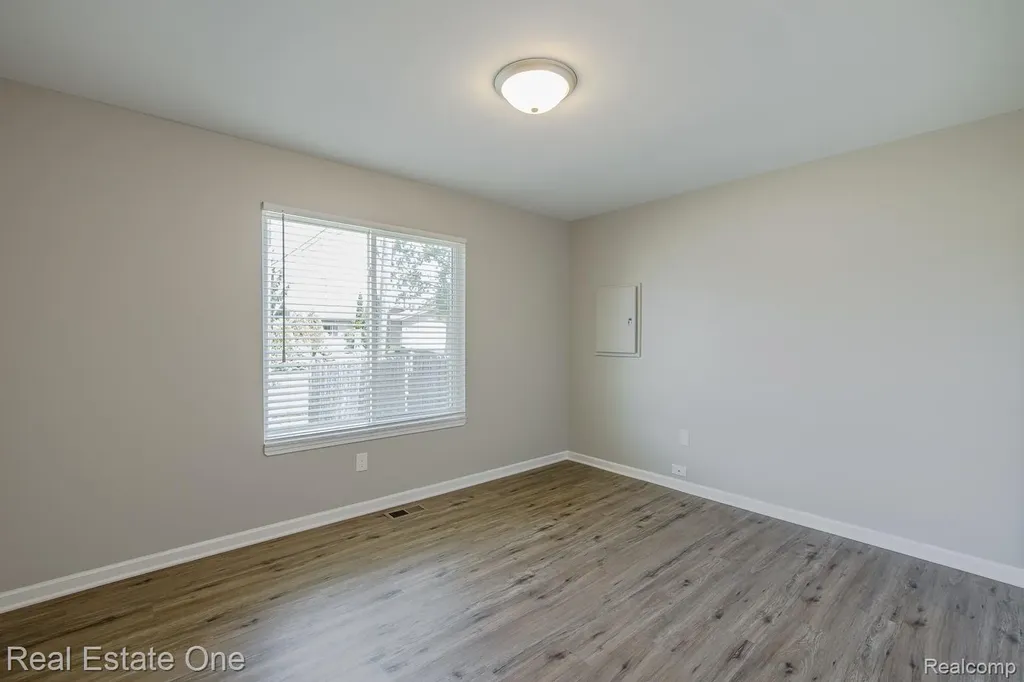 3103 Crooks Road Rochester Hills City MI 48309