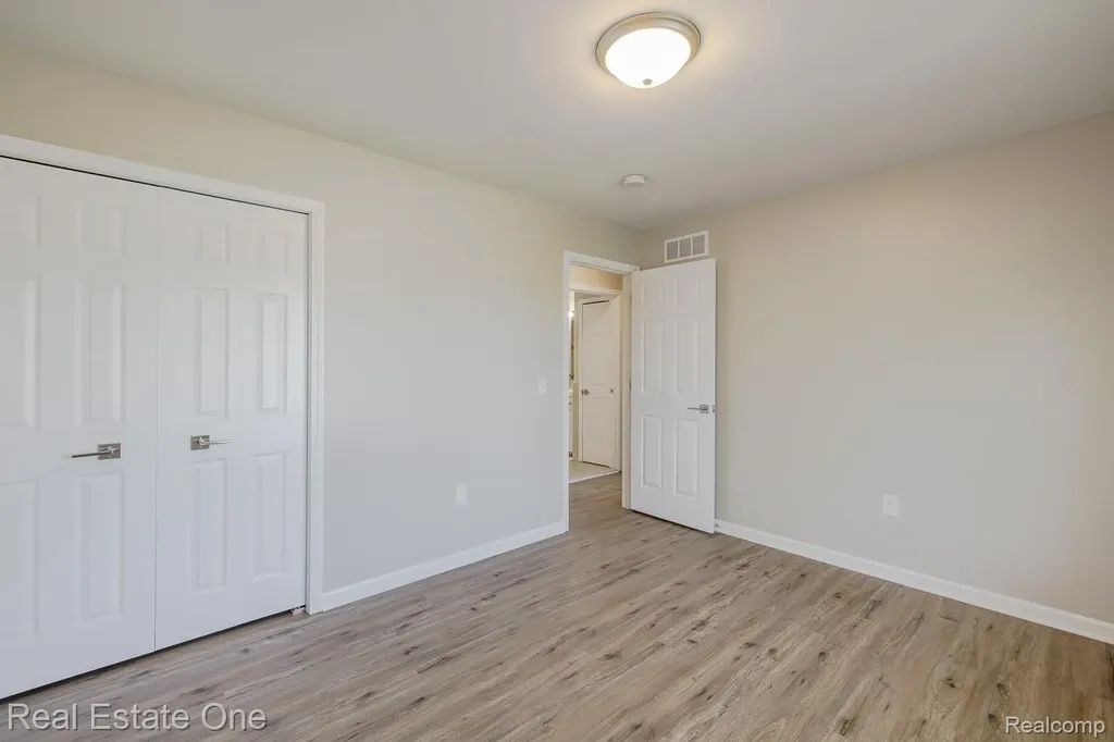 3103 Crooks Road Rochester Hills City MI 48309