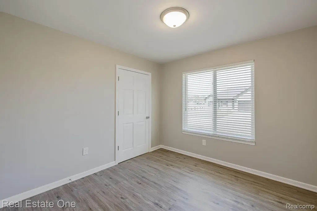 3103 Crooks Road Rochester Hills City MI 48309