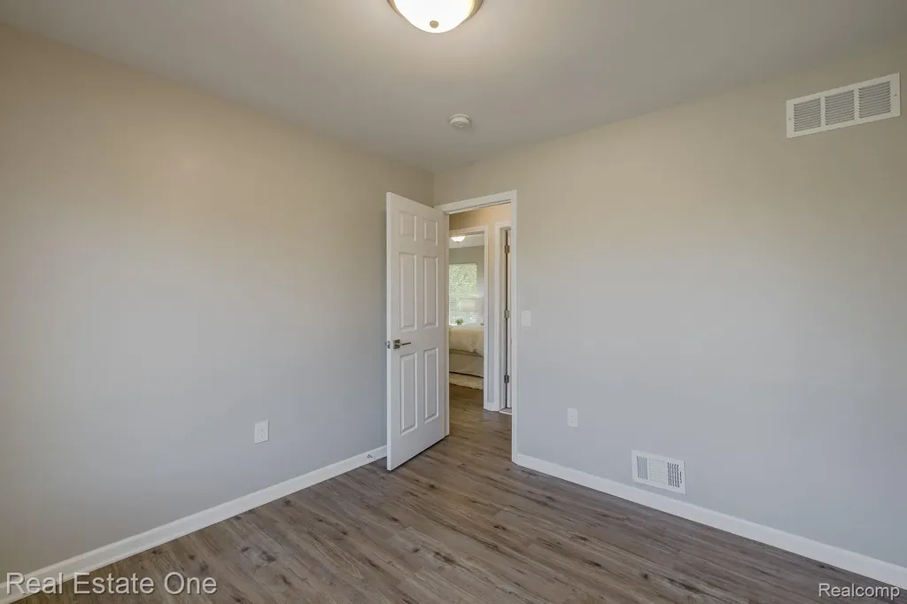 3103 Crooks Road Rochester Hills City MI 48309